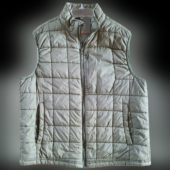 St John's Bay Men's Green Vest - Picture 4 of 7